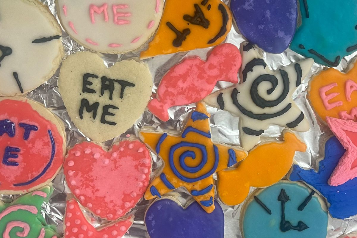 Recipe of the Issue: Alice in Wonderland “Eat Me” cookies