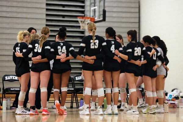 Navigation to Story: Volleyball wins last game of regular season