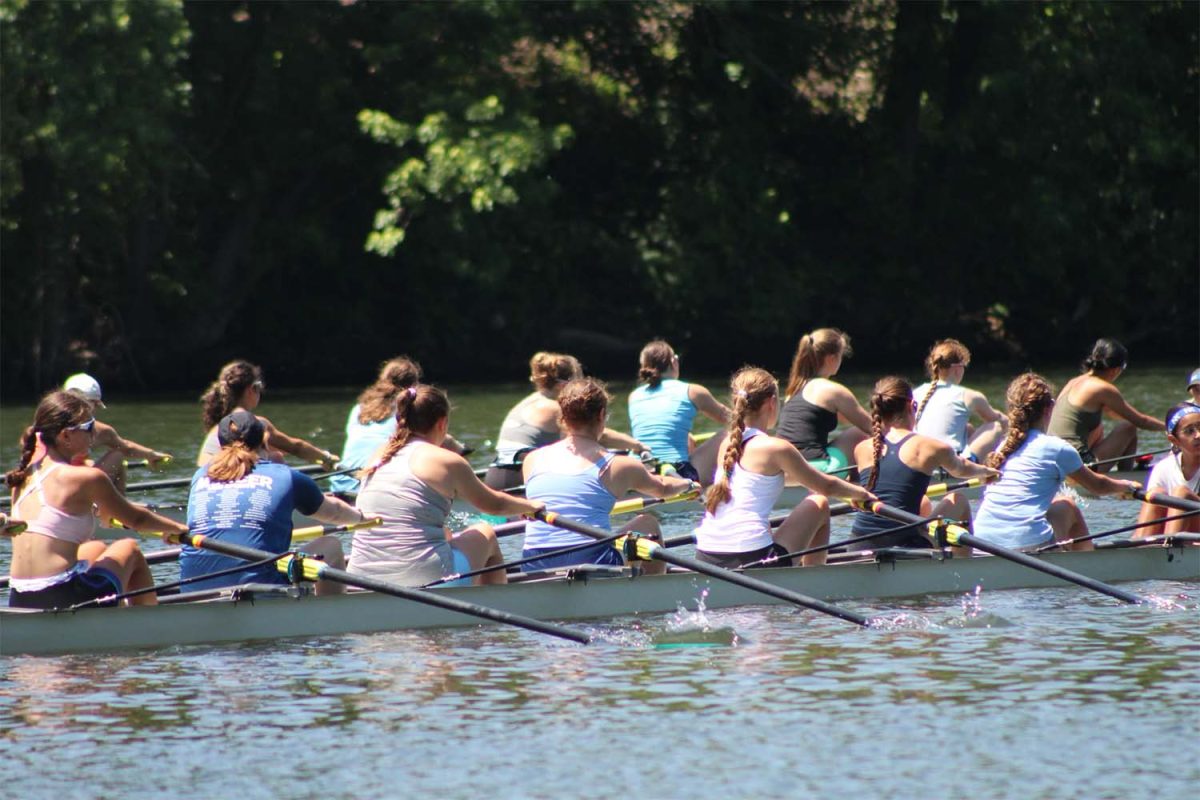 Whitemarsh U17 and U16 girls practice 8+ practice rowing. 