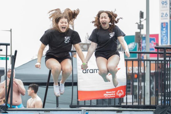 Navigation to Story: VIDEO, PHOTOS: Students participate in Special Olympics Polar Plunge fundraiser 