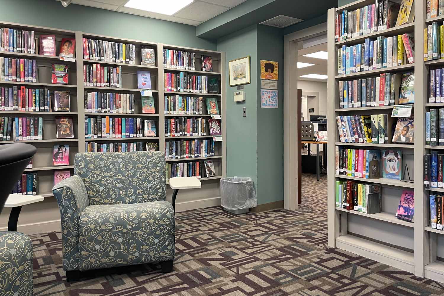 Exterior picture of the Helen Kate Furness Free Library in Wallingford, PA.